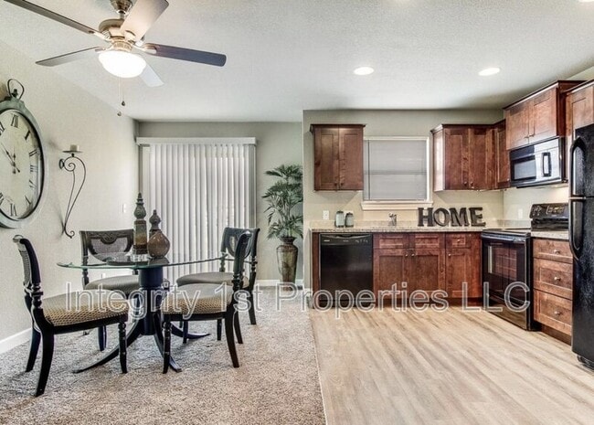 Building Photo - 10501 Clubhouse Dr