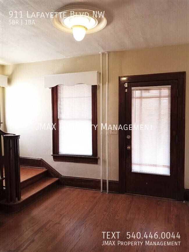 Foto del edificio - 911 Lafayette Blvd NW