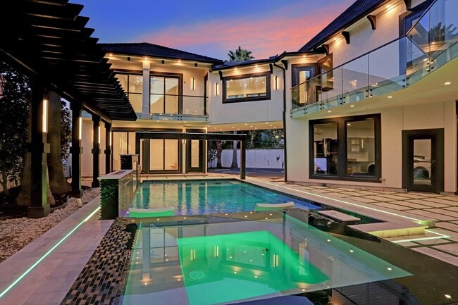 Foto del edificio - 5158 Huckleberry Cir