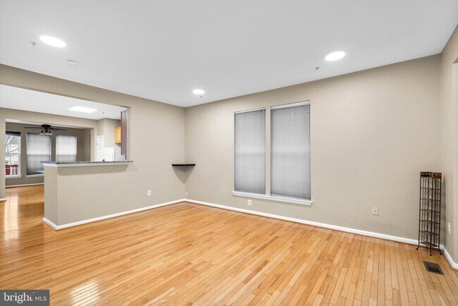 Foto del edificio - 2133 Bexley Dr