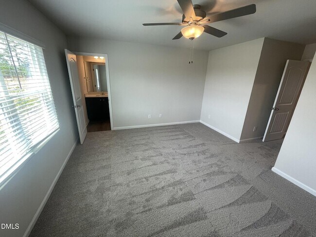 Foto del edificio - 1100 Peony Ln