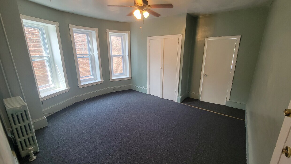 Livingroom - 1428 W Rockland St