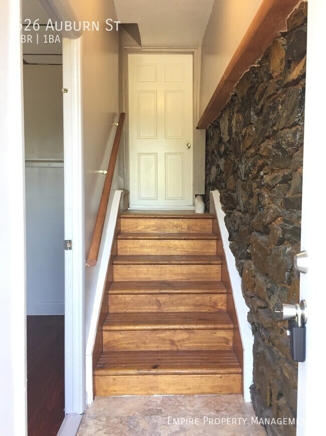 Building Photo - 3 Bedroom / 1 bathroom Home in Allentown!!