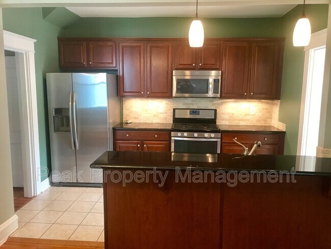 Foto del edificio - 3117 Ellwood Ave