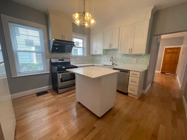 Building Photo - 20 Litchfield St