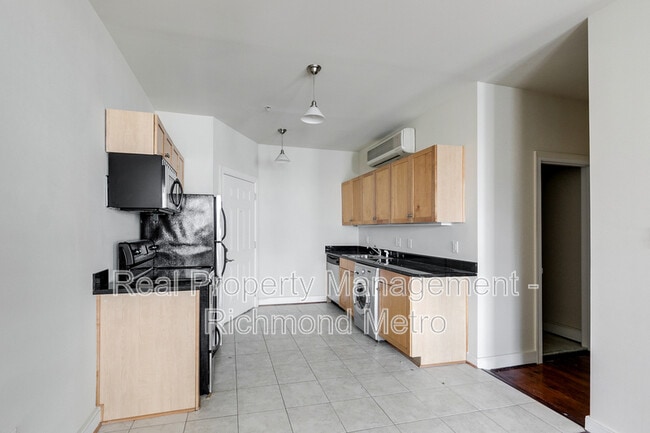 Photo - 1321 1/2 E. Main St. Apartment