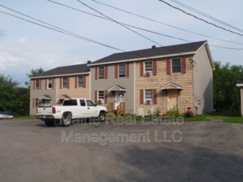 411 Old County Rd Unit 3, Hampden, ME 04444 Condo for Rent in Hampden, ME