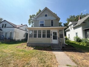 Building Photo - 2315 N Sheridan Ave