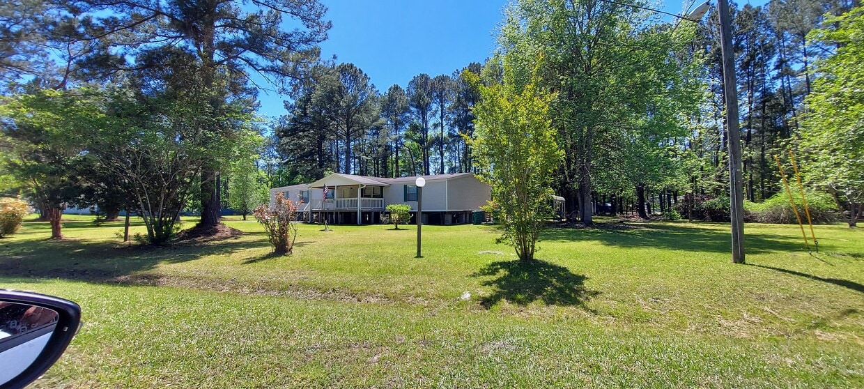 Building Photo - 199 Martha Dr
