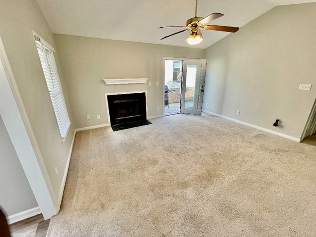 Building Photo - 1651 Kara Ct
