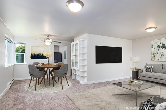 Interior Photo - Hawthorne Court