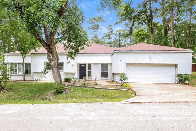 Building Photo - 15470 Carmel Dr