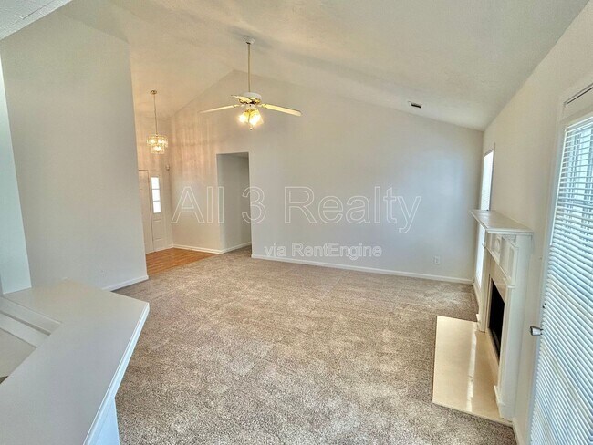Foto del edificio - 133 Harbour Lake Dr