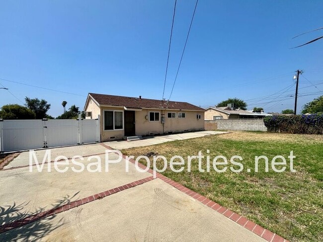 Building Photo - 811 Drake Ave