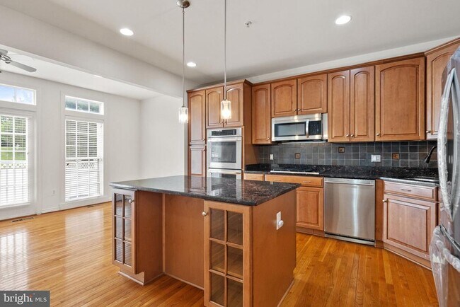 Foto del edificio - 1515 Regent Manor Ct