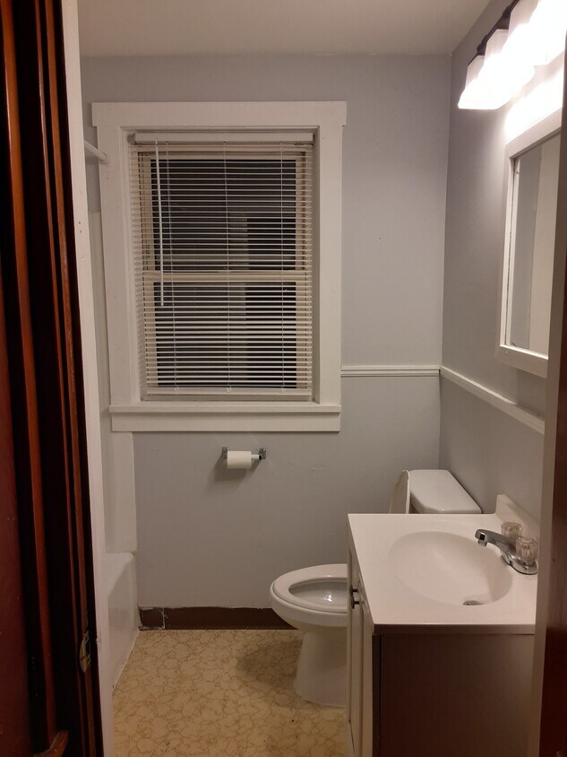 Foto principal - 338 W Front St