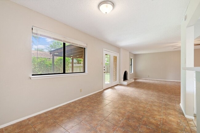 Building Photo - Experience the best of North Austin living...