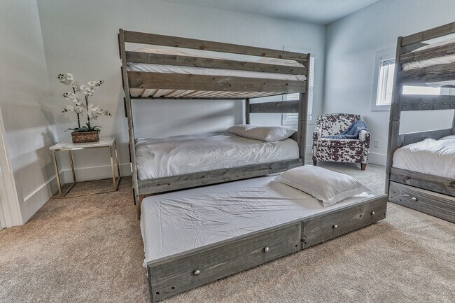 Foto del edificio - 1029 Cheatham Pl