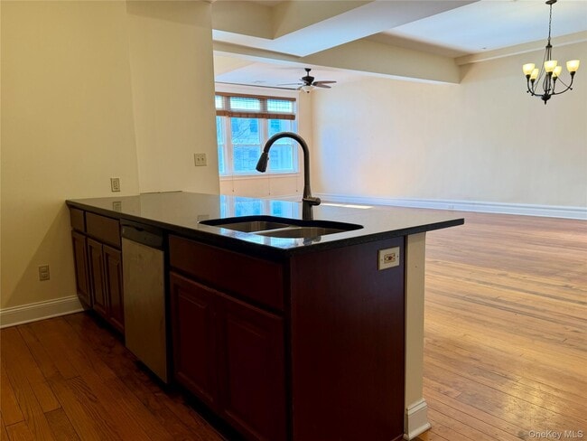 Building Photo - 337 Main St