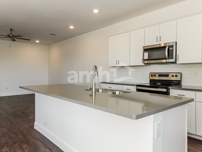 Building Photo - 6151 Calle Bilboa