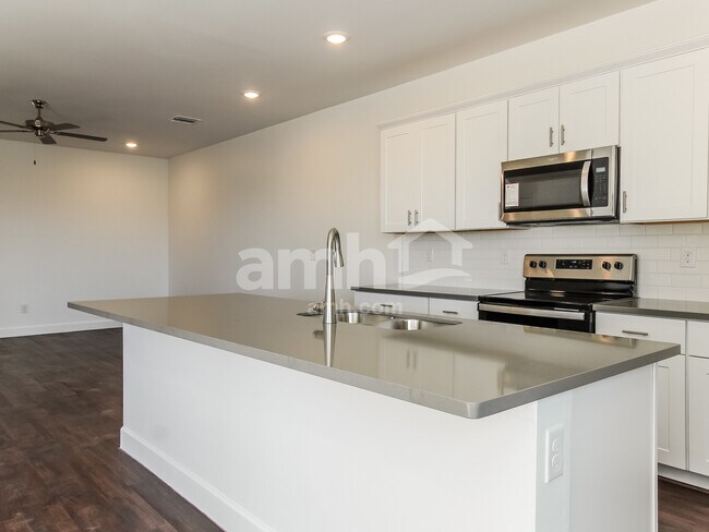 Foto del edificio - 6151 Calle Bilboa