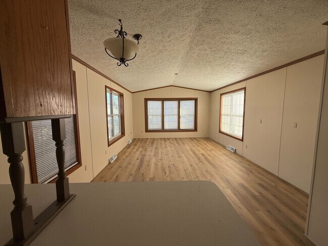 Building Photo - 145 Terri Dr