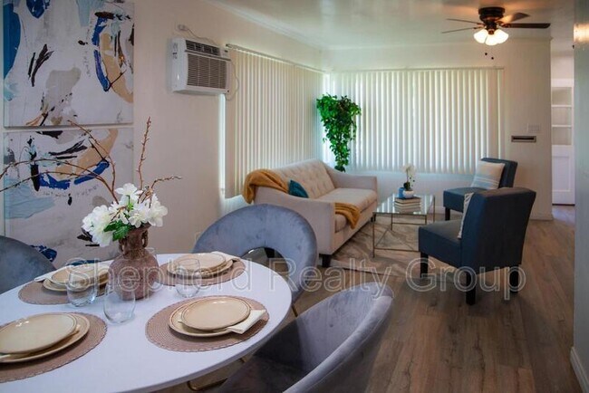 Foto del edificio - 128 N Lark Ellen Ave