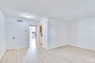 Building Photo - 2314 Parker Ln