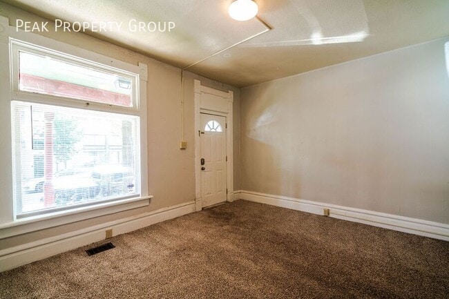 Building Photo - 1283 Forsythe Ave