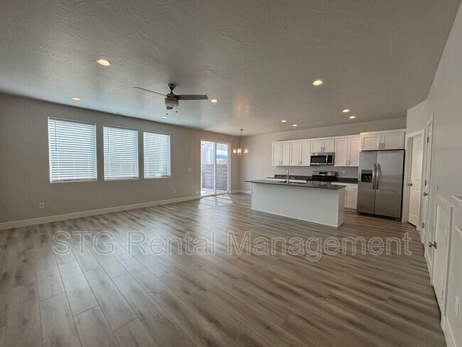 Foto del edificio - 1061 S 4380 W