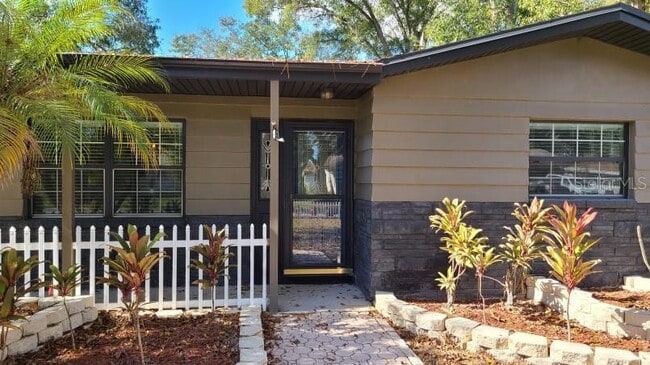 Photo - 1742 Cardinal Dr House