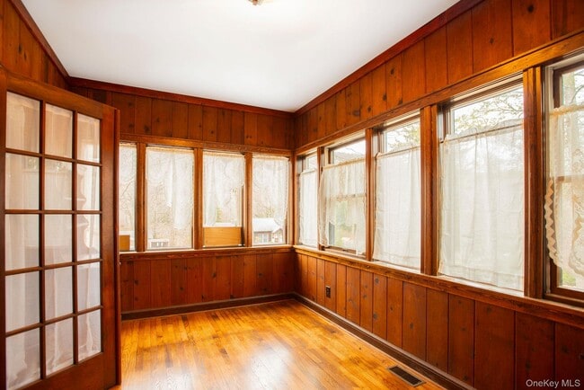 Foto del edificio - 11 Locust Dr