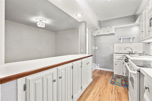 Building Photo - 3195 Golden Oak Ct