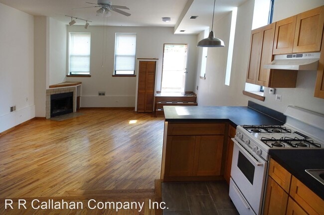 Building Photo - 974 W Cullerton St