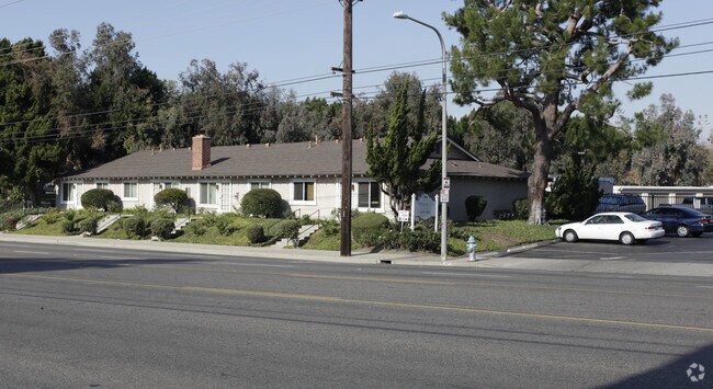 Mauna Loa Lambert Apartaments - Brea Grove Residences