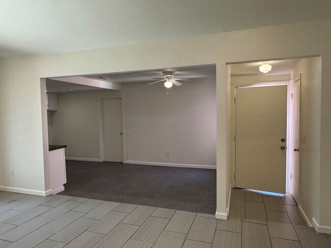 Building Photo - Three Bed, Two Bath Duplex With Two Car Ga...