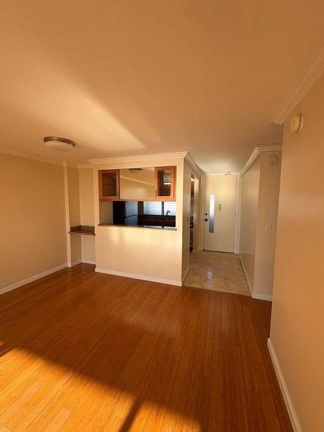 Photo - 2 bedroom, 2 bath, 1 parking Banyan Tree Plaza (Punahou) Apartment
