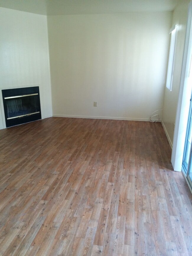 Building Photo - Kent Place