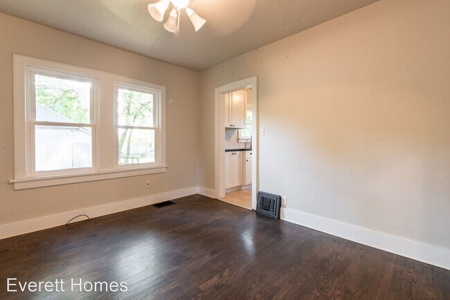 Building Photo - 2 br, 1 bath House - 1431 E McDaniel St