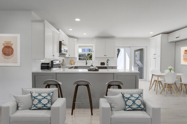 Building Photo - 1114 Bel Air Dr