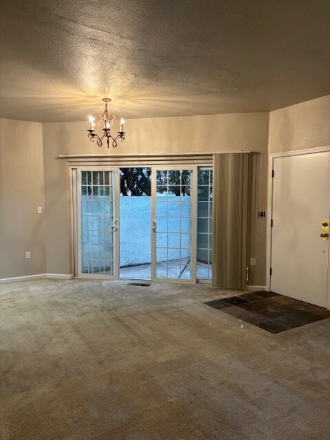 Foto del edificio - 4242 Davis St