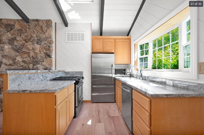 Building Photo - 12651 Kinman Ct