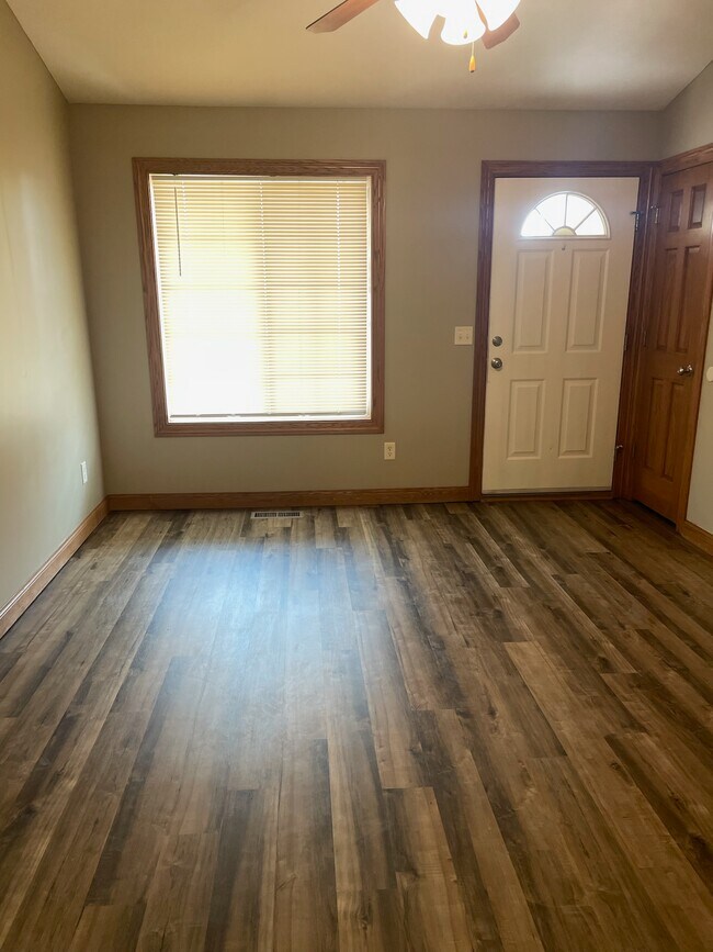 Foto del edificio - 7364 Mercy Ln