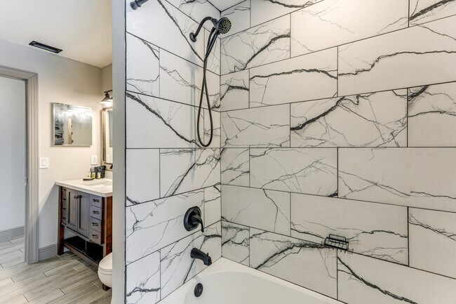 Foto del edificio - 128 Loredo Ln