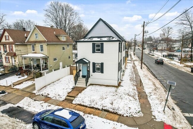 Building Photo - 143 Johnston Ave