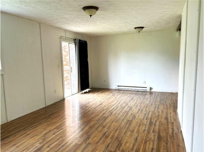 Building Photo - 203 Bantam Ridge Rd