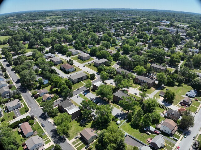 Exterior 3D - Spruce Court Apartments