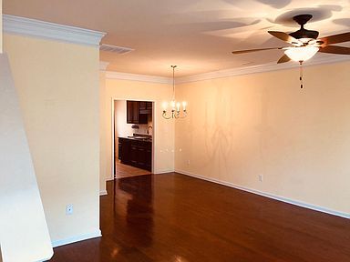 Building Photo - 827 Carpenter Glenn Dr