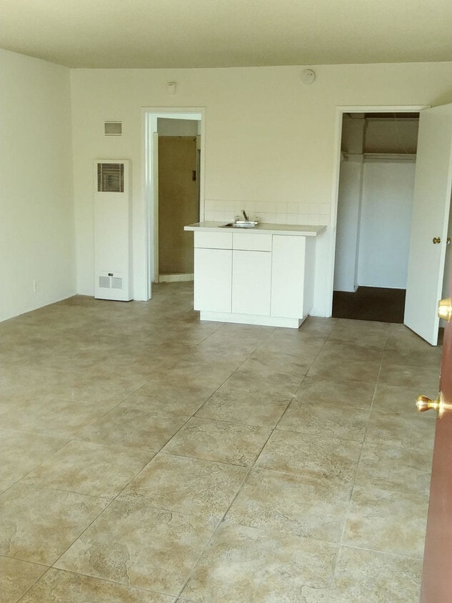 Foto del edificio - LOOK AND LEASE OFFER: $300.00 OFF 1st MONT...