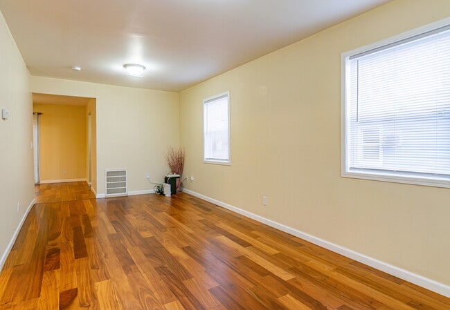 Building Photo - 2730 9th St